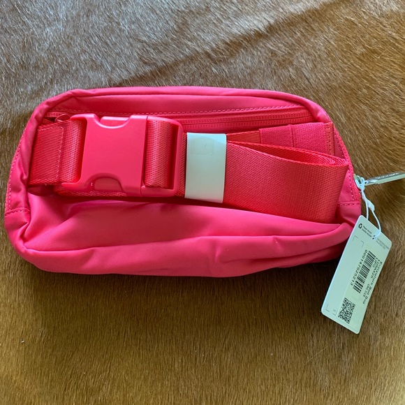 Everywhere Belt Bag - Hot Pink - Picture 2 of 3